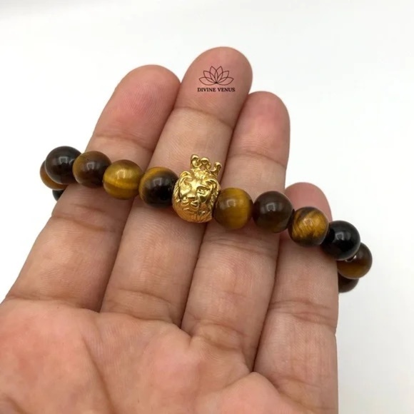 Tiger's Eye Gemstone Lion Stretch Bracelet - Picture 4 of 5